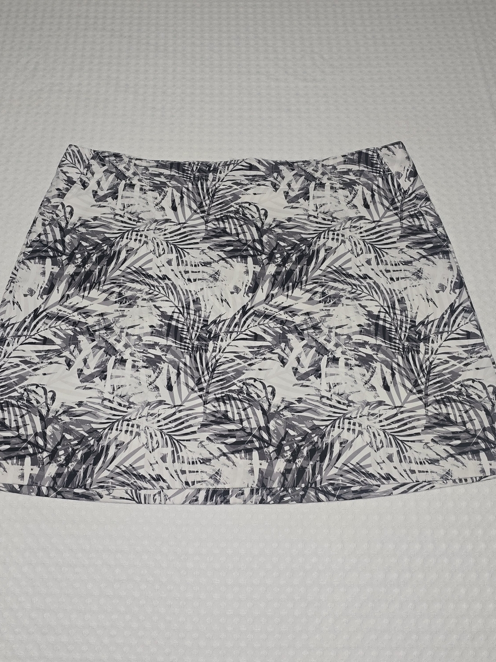 LADY HAGAN GOLF SKORT GRAY BLACK WHITE TROPICAL PALM LEAF SPORTY WOMENS 16